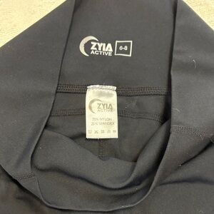 ZYIA Active Women's Black Capris